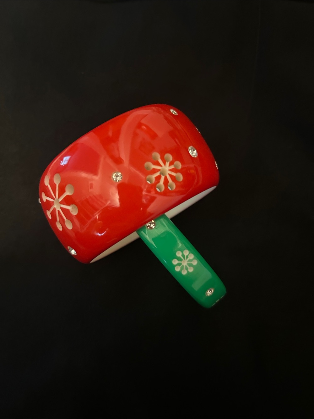 Red and Green Decorative Bangle Set